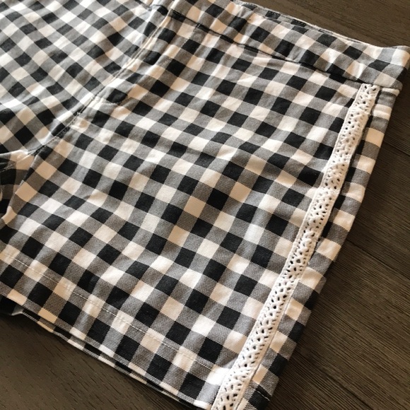 4 for $30
Spring/Summer Shorts - Picture 2 of 4